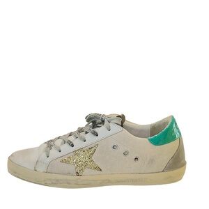 Stylish Women's SGold Goose GGDB superstar canvas neakers with Gold Star Accent